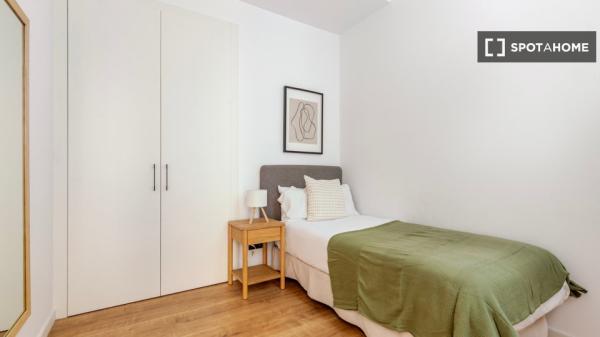 Apartamento de 2 dormitorios en alquiler en El Raval