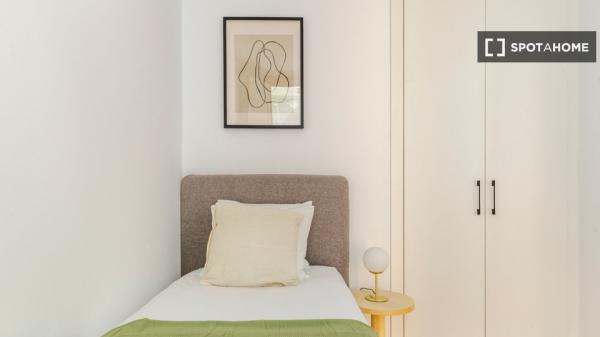 Apartamento de 2 dormitorios en alquiler en El Raval, Barcelona