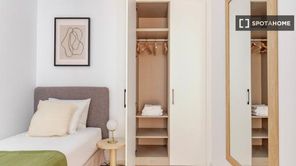 Apartamento de 2 dormitorios en alquiler en El Raval, Barcelona