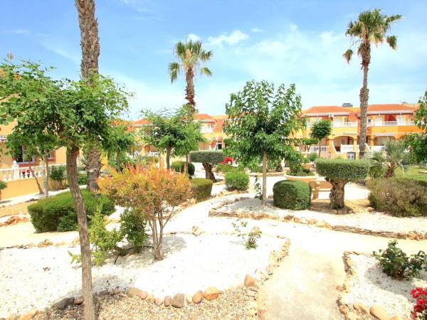 Chalet adosado en avenida de la Estación