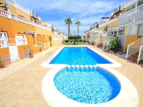 Chalet adosado en avenida de la Estación