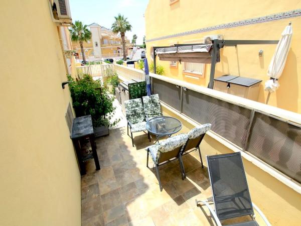 Chalet adosado en avenida de la Estación