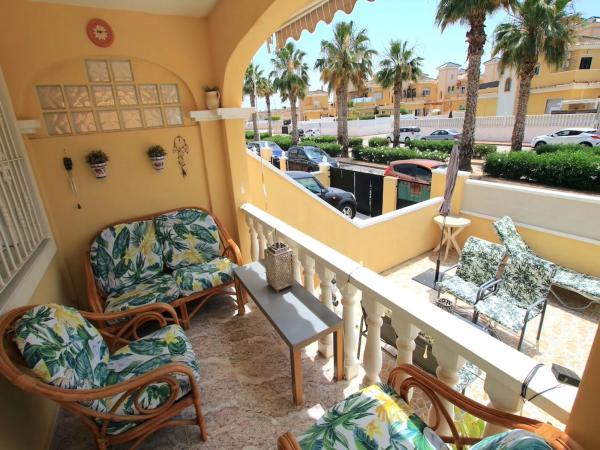 Chalet adosado en avenida de la Estación