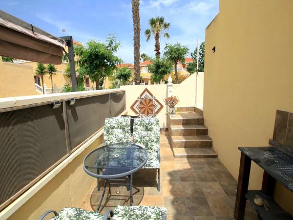 Chalet adosado en avenida de la Estación