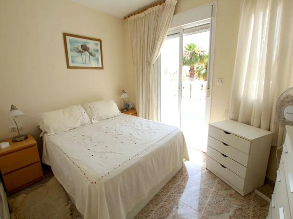 Chalet adosado en avenida de la Estación