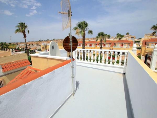 Chalet adosado en avenida de la Estación