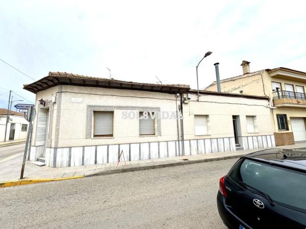 Casa independiente en calle Comandante Bernabé