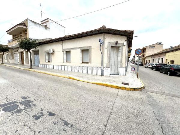 Casa independiente en calle Comandante Bernabé