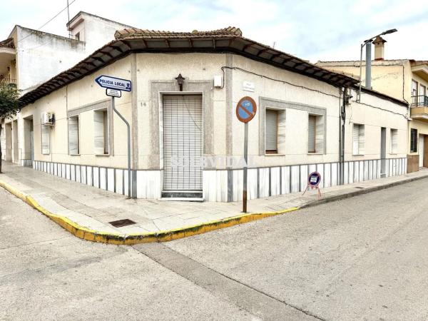 Casa independiente en calle Comandante Bernabé