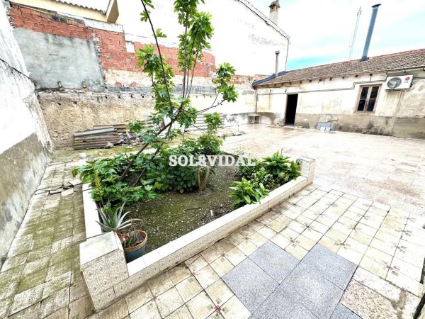 Casa independiente en calle Comandante Bernabé