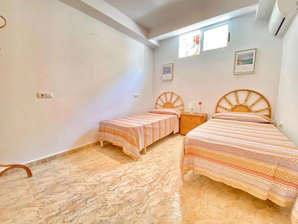 Chalet pareado en calle moncayo