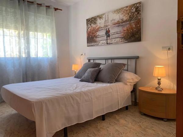 Chalet pareado en calle moncayo