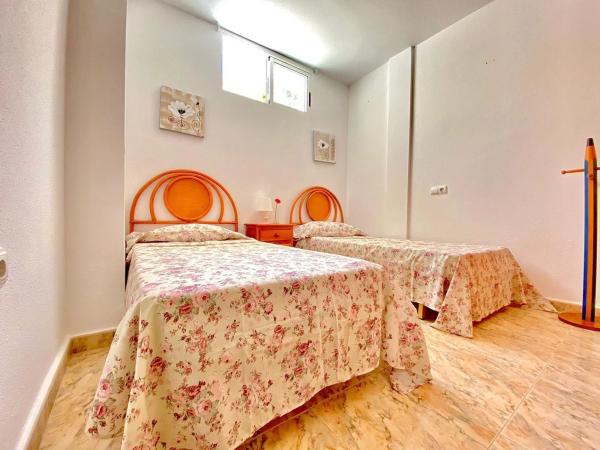 Chalet pareado en calle moncayo