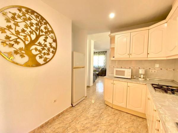 Chalet pareado en calle moncayo