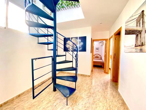 Chalet pareado en calle moncayo