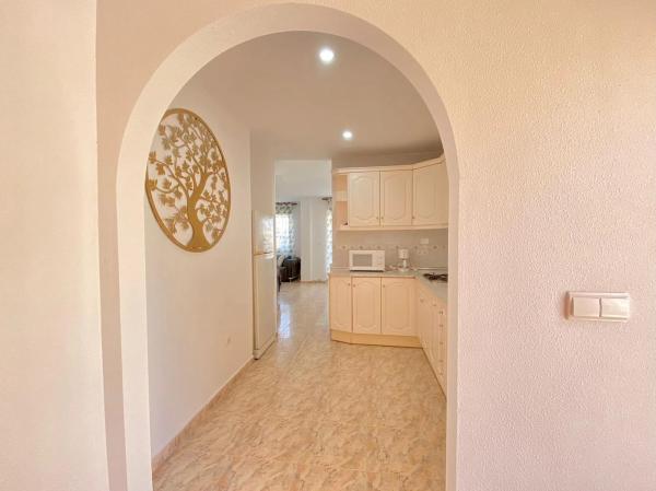 Chalet pareado en calle moncayo