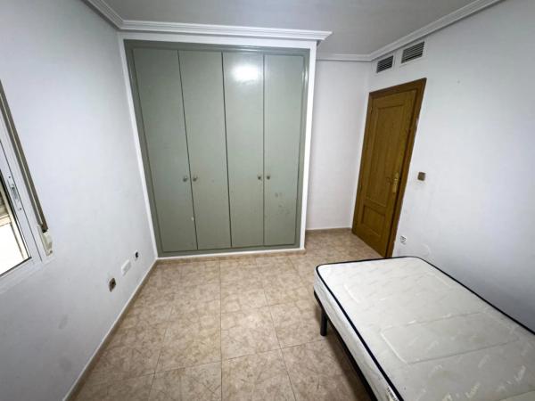 Piso en calle Francisco Zaragoza Ruiz, 6