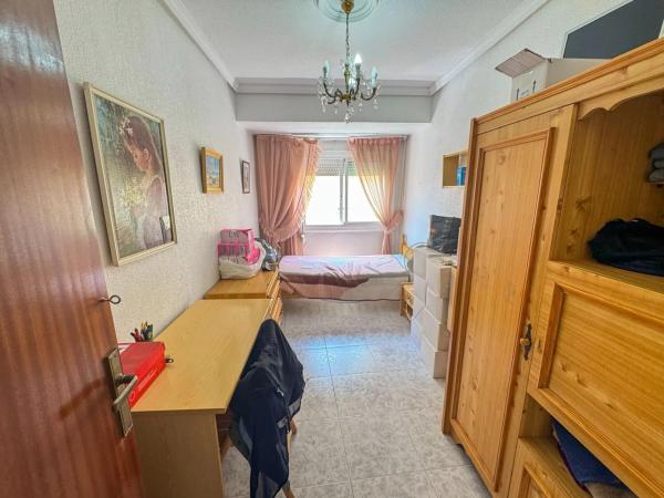 Piso en calle Almirante Cervera, 2