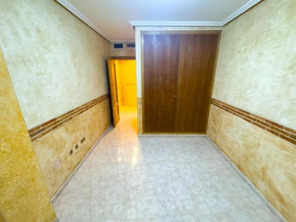 Piso en calle Francisco Zaragoza Ruiz, 6