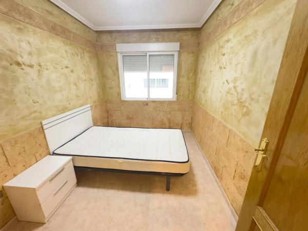 Piso en calle Francisco Zaragoza Ruiz, 6