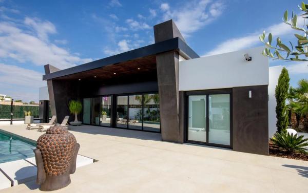 Casa independiente en calle Sorolla