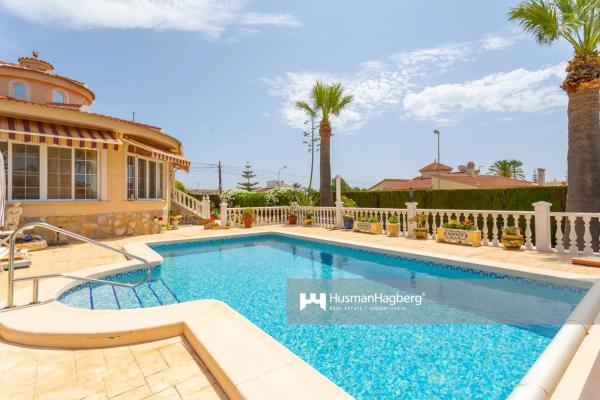 Chalet en calle Picasso