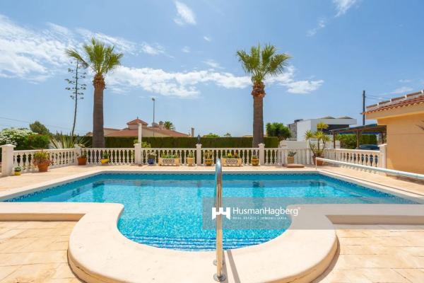 Chalet en calle Picasso