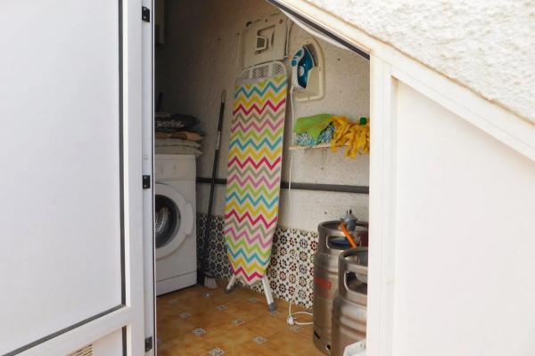 Chalet pareado en calle Onda