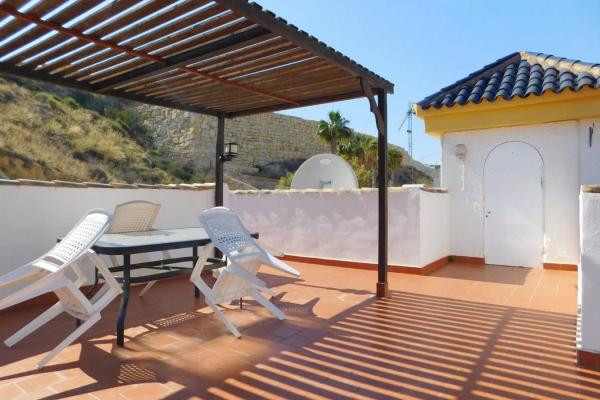 Chalet pareado en calle Onda