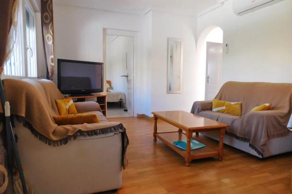 Chalet pareado en calle Onda