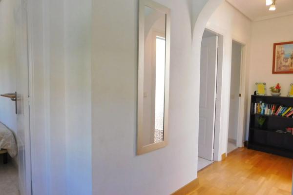 Chalet pareado en calle Onda