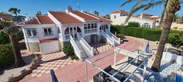 Casa independiente en avenida de La Costa Azul, 32