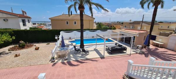 Casa independiente en avenida de La Costa Azul, 32