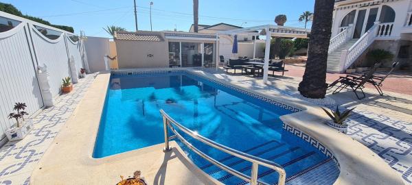 Casa independiente en avenida de La Costa Azul, 32