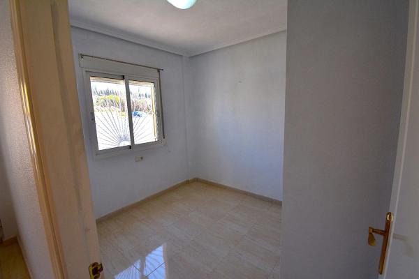 Chalet pareado en calle Río Miño, 16