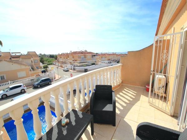 Chalet adosado en Urbanización Scandia