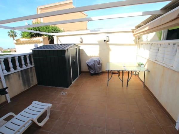 Chalet adosado en Urbanización Scandia