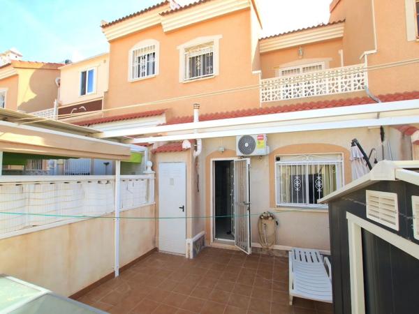 Chalet adosado en Urbanización Scandia