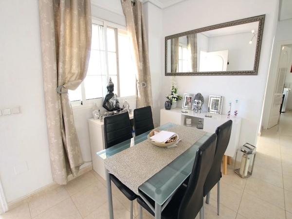 Chalet pareado en calle Tarragona