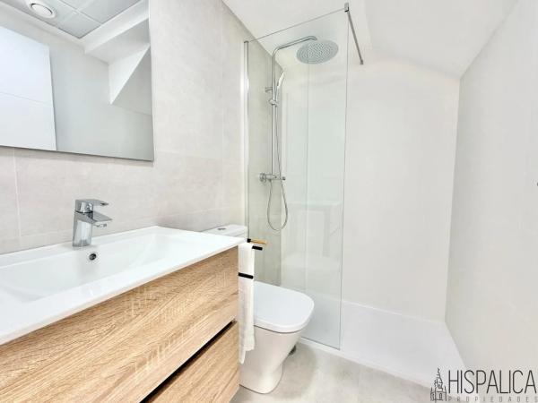 Casa independiente en calle Dinamarca