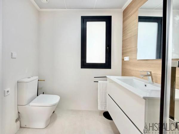 Casa independiente en calle Dinamarca