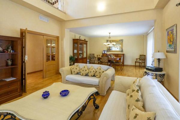 Casa independiente en avenida Vega Baja