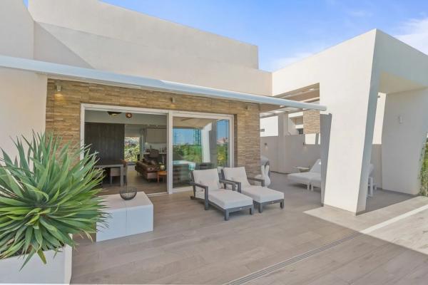 Chalet pareado en calle Daya Vieja