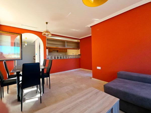 Chalet pareado en calle Orihuela