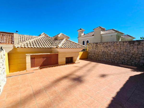 Chalet pareado en calle Orihuela