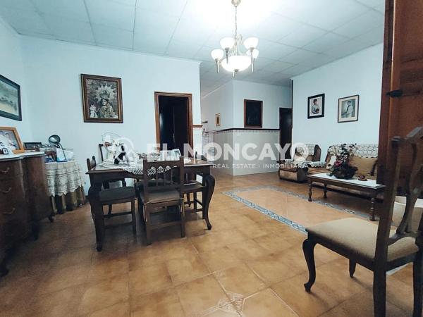 Casa de pueblo en calle Carlos Ibáñez