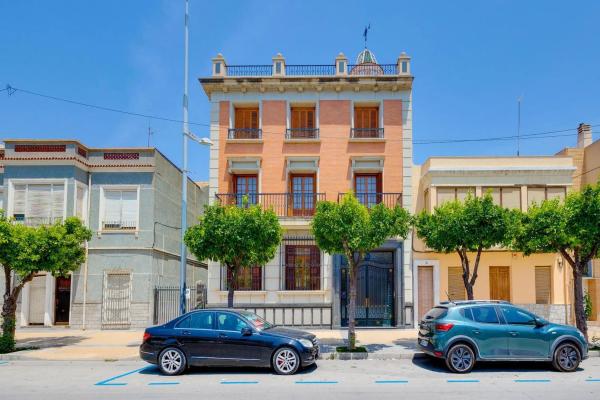 Casa independiente en paseo de la Estación Médico Manuel Samper