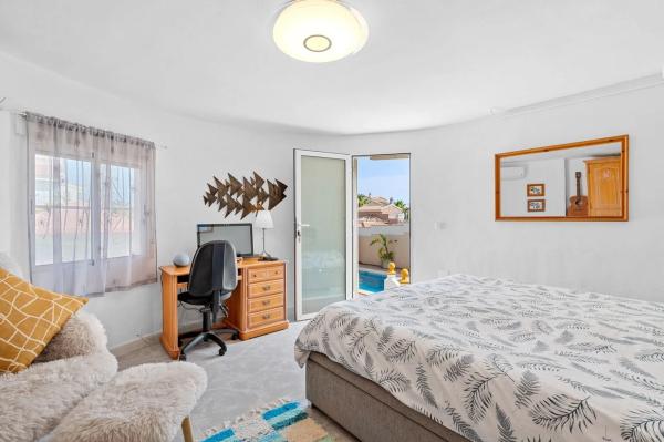 Casa independiente en calle Quevedo, 22