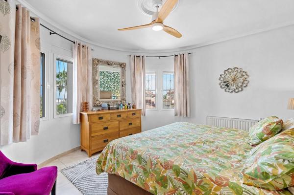 Casa independiente en calle Quevedo, 22