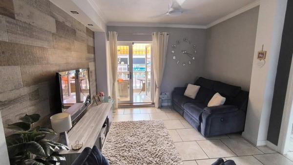 Piso en calle Santiago de Compostela Número 1, 22